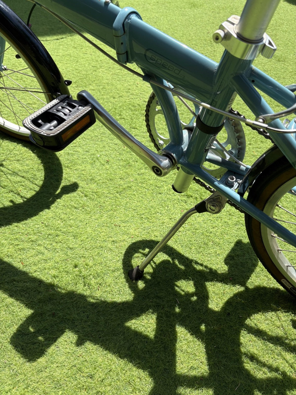 Dahon Speed 7 light blue folding bike. Very good condition
