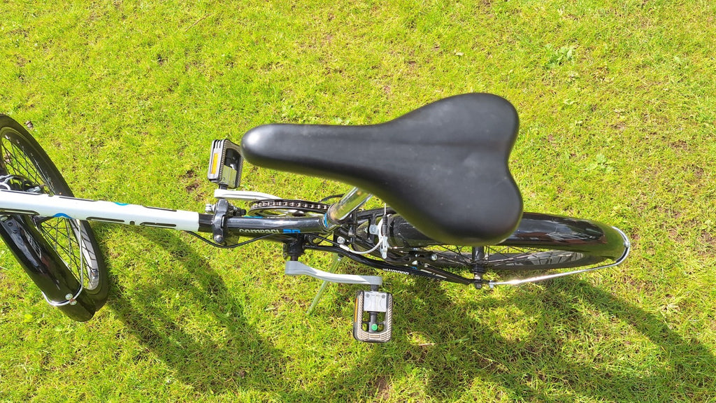 Basis Compact Folding Commuter Bicycle 20" Wheel 6 Speed.