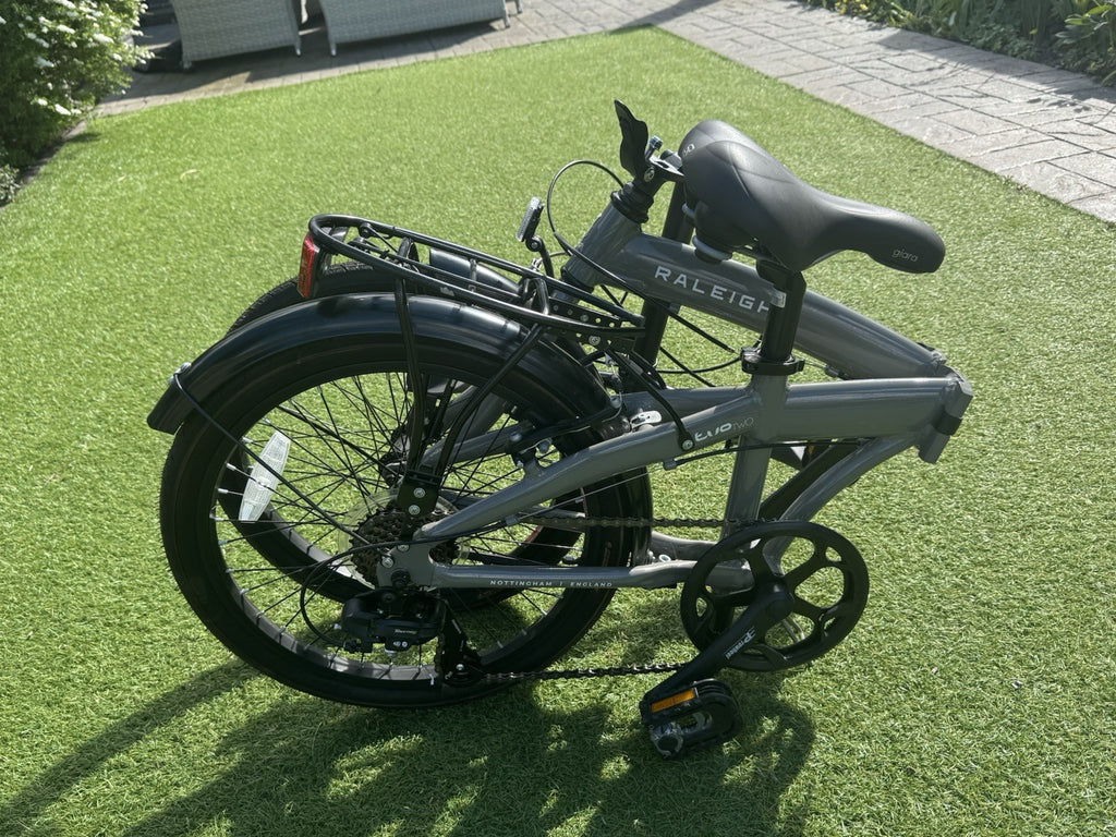 Pair of Raleigh Evo Two Fold Up Bikes. Used twice. 20” Wheel           7 Gears
