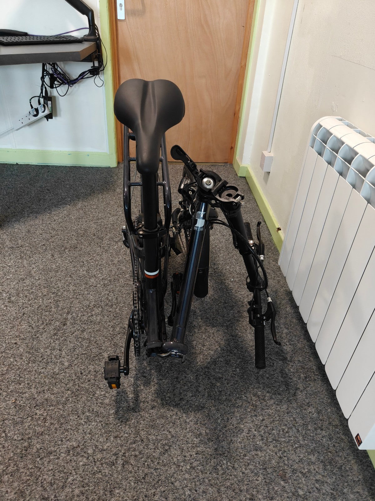 Raleigh Stow-E-Way Folding Bike - Dark Blue