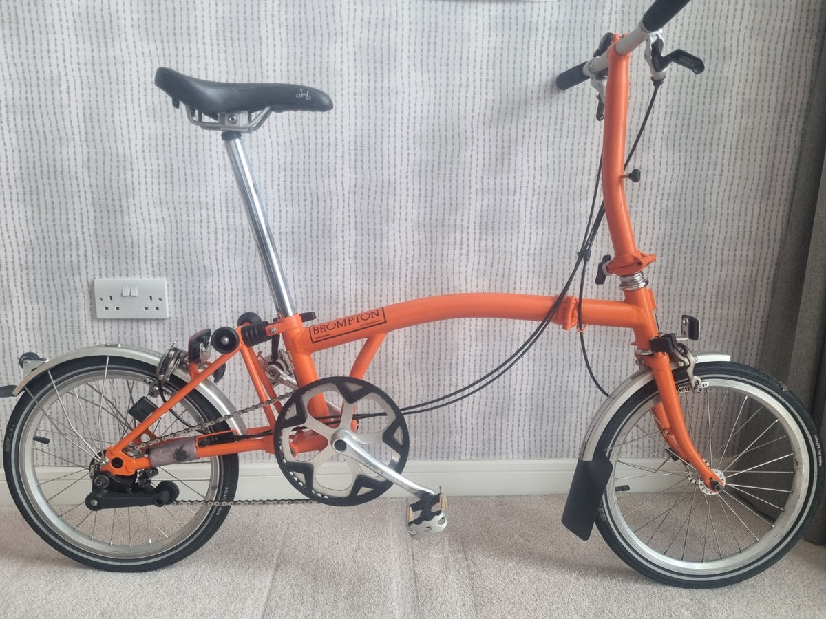 Brompton folding bike in excellent condition, 2-speed 2012 mudguards