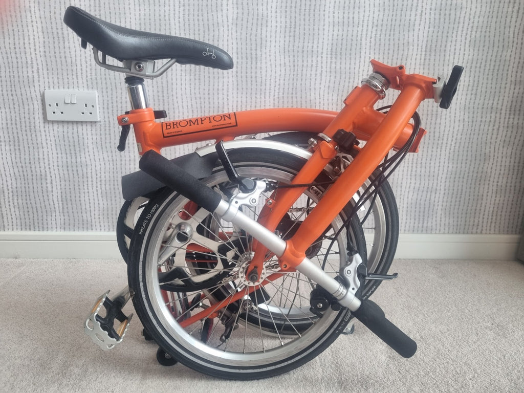 Brompton folding bike in excellent condition, 2-speed 2012 mudguards