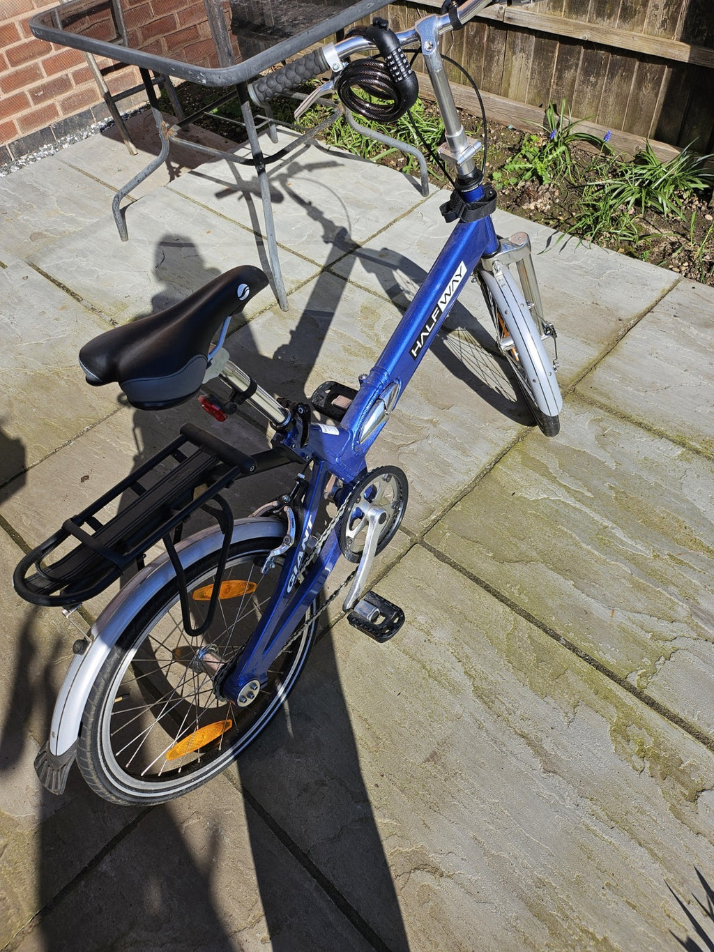 GIANT Halfway Folding Bike. 20'' wheels. 7 speed. VGC. RRP £600