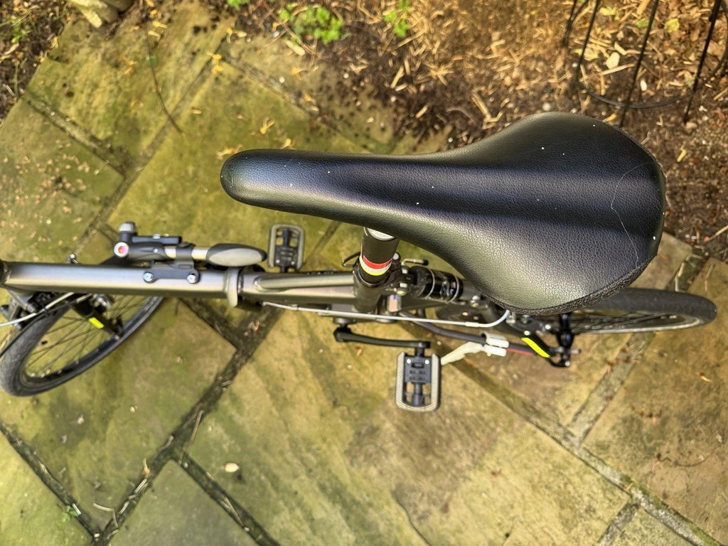 Dahon Jetstream P8 folding bike