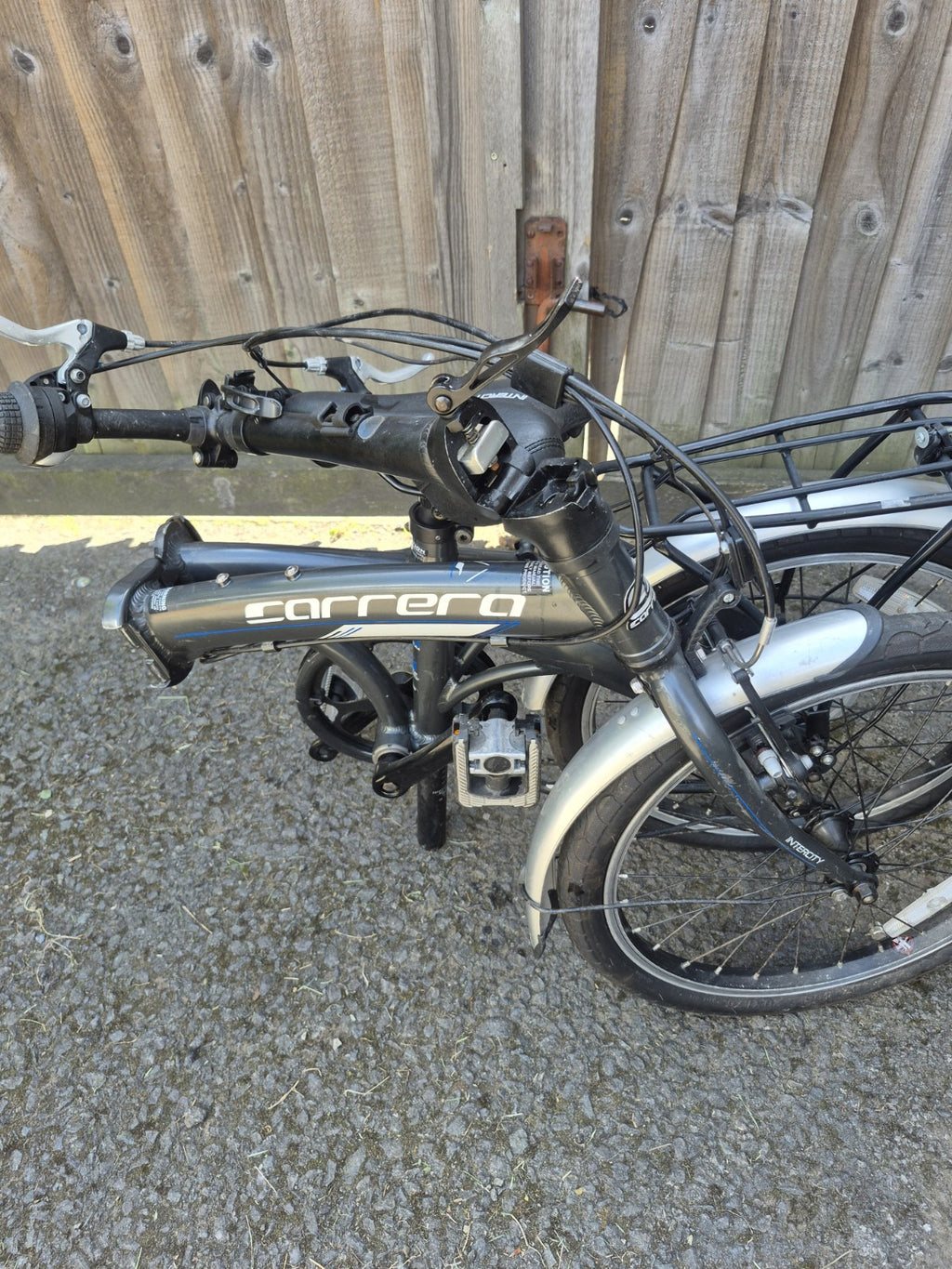 Carrera folding 8 speed bike 20 inch wheels