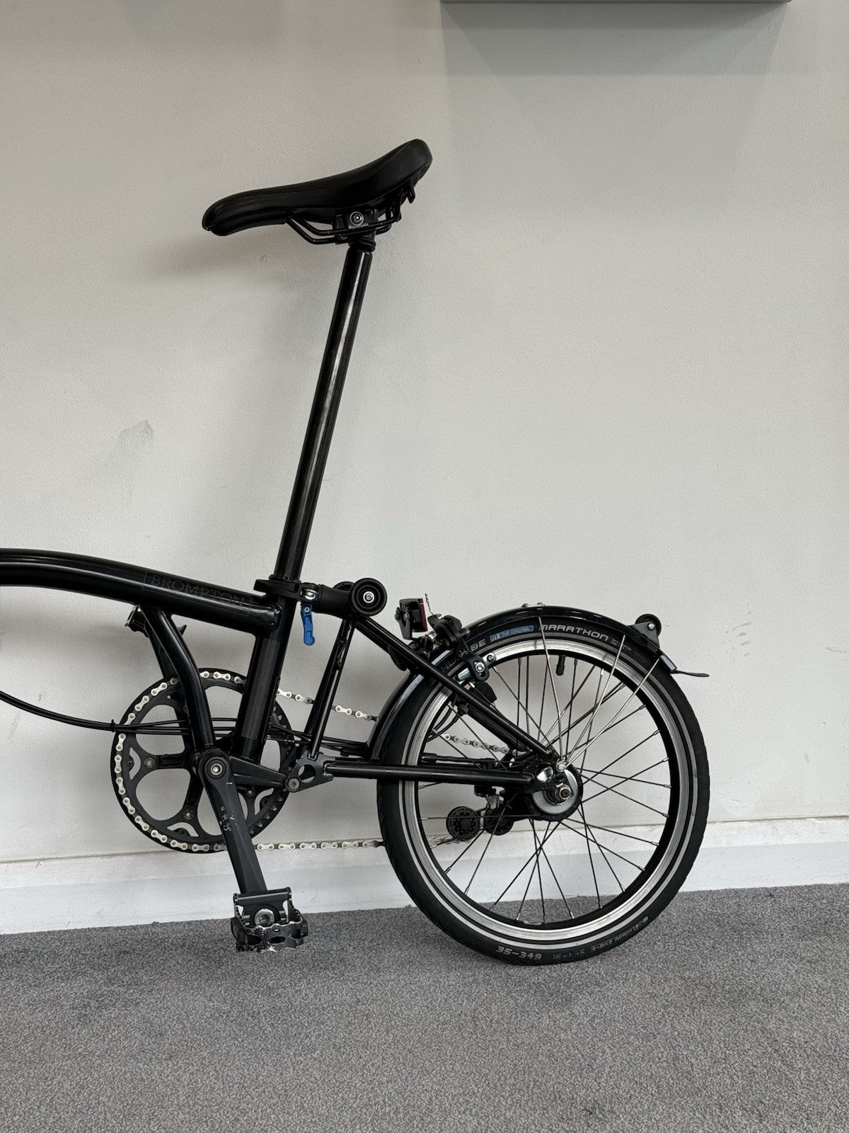 Brompton Folding Bike 6-Speed - C-Line Explore - Black Edition