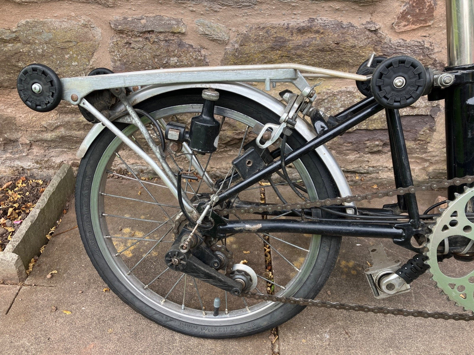 Vintage Brompton 1992-97 M5R 5-Speed Black – Modified with Swytch Conversion Kit