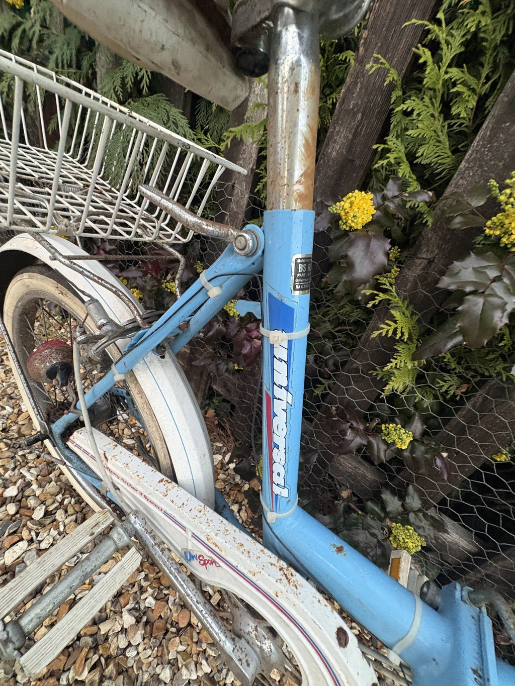 UNIVERSAL UNI SPORT SHOPPER BICYCLE BIKE - 3 SPEED SA HUB - SKY BLUE
