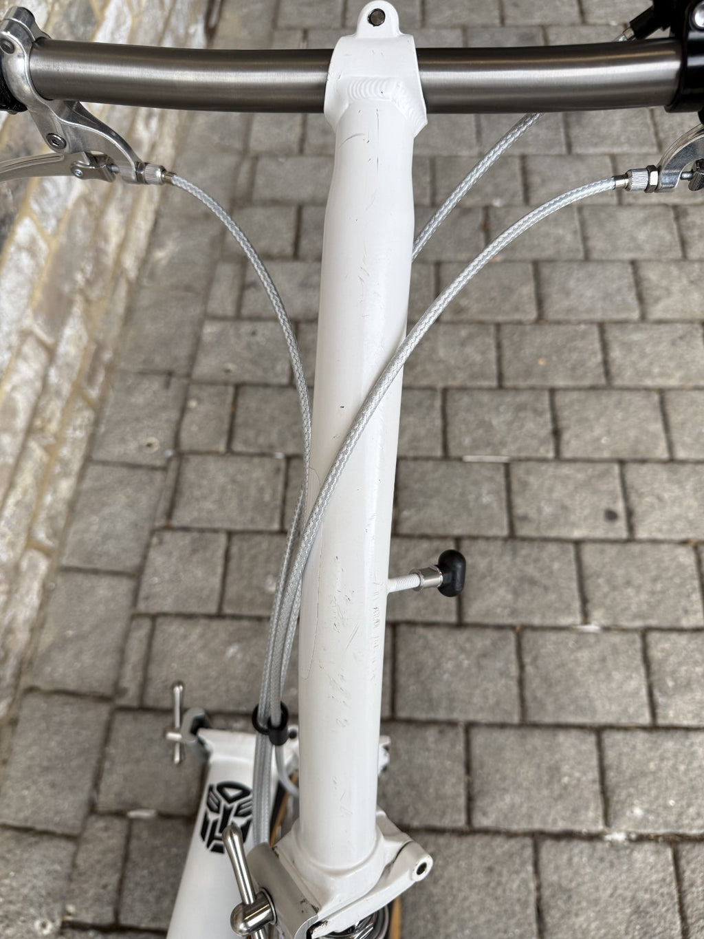Brompton White Superlight Titanium S2E-X + OVER £400 UPGRADES - WORLDWIDE SHIP