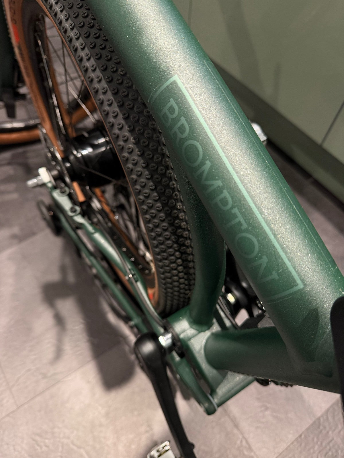 NEW * 2026 Brompton G Line Roller Frame Gravel Folding Bike L Forest Green Large