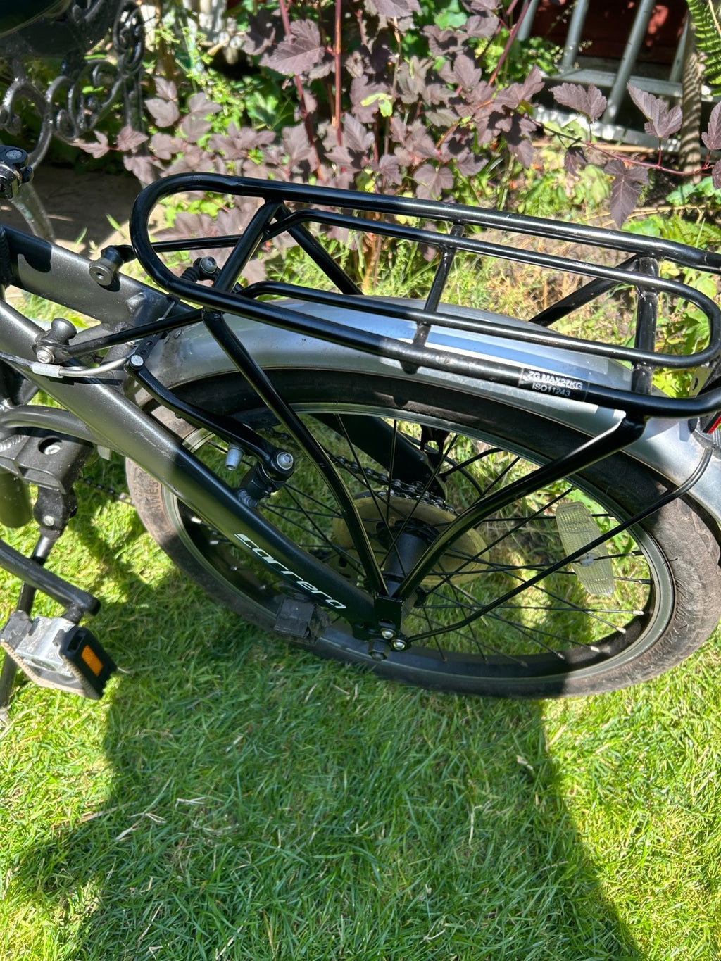 Carrera Intercity folding bike..8 Speed / Shimano Gears / Lightweight aluminum/