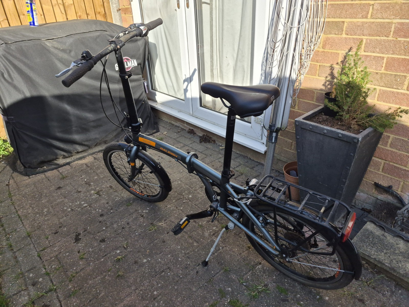 Raleigh Stowaway 20 inch folding bike