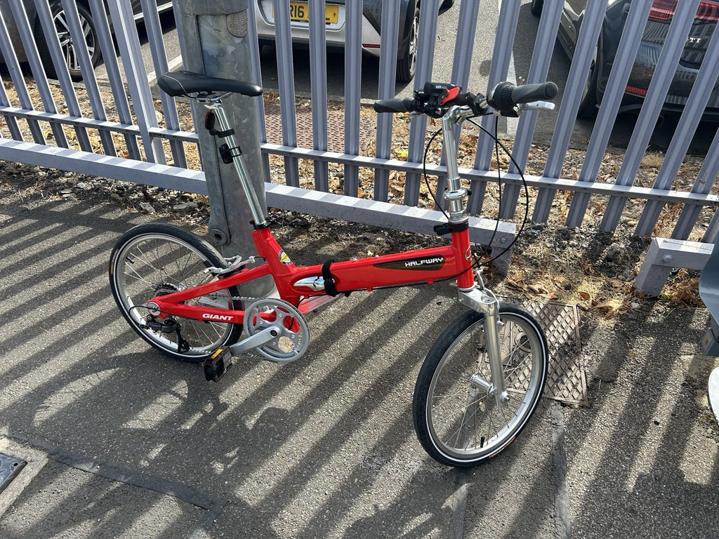 VGC Giant Halfway Folding Bike 20”  7 Spd Commuting Train Camper Travel Shimano