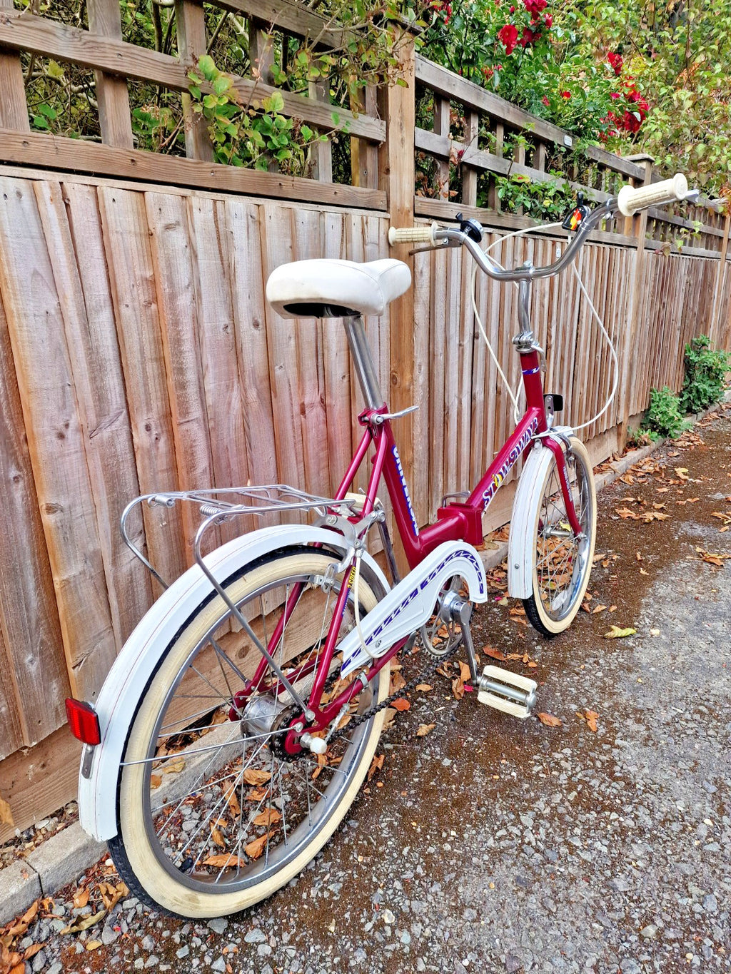 UNIVERSAL STOWAWAY 3 Vintage Folding Burgundy Bike, 3 speed. 20’ wheels,PRESTINE