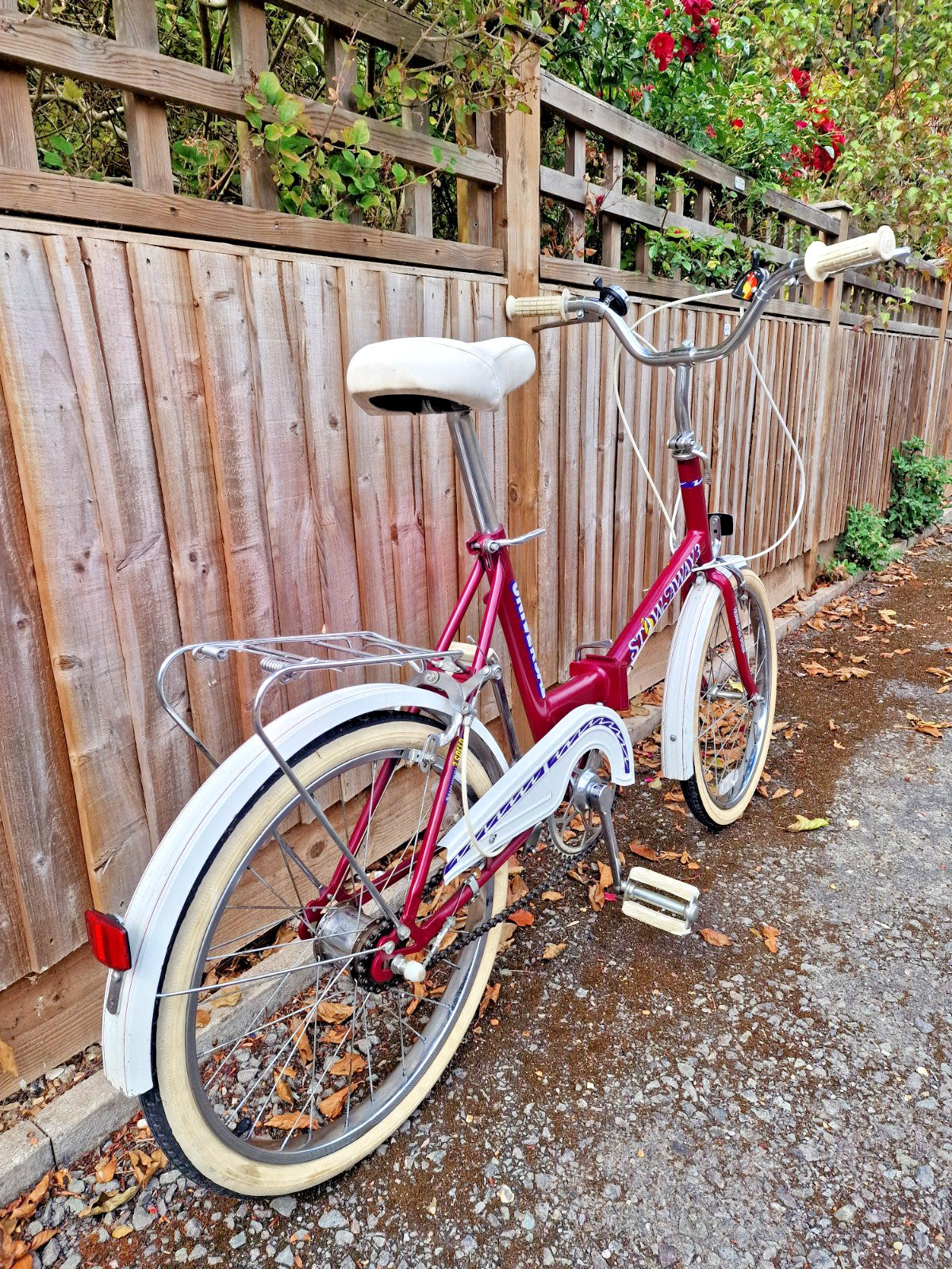 UNIVERSAL STOWAWAY 3 Vintage Folding Burgundy Bike, 3 speed. 20’ wheels,PRESTINE