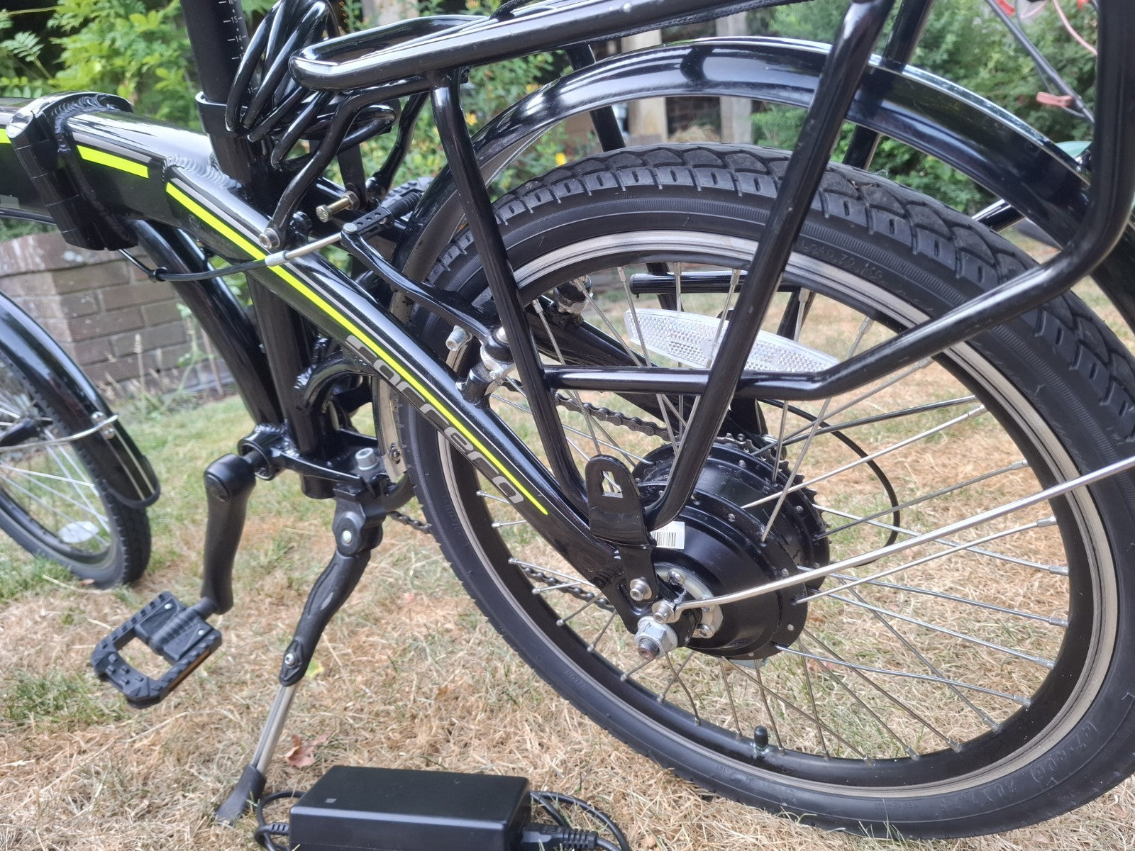 Halfords Crosscity -E Folding Bike, unused condition