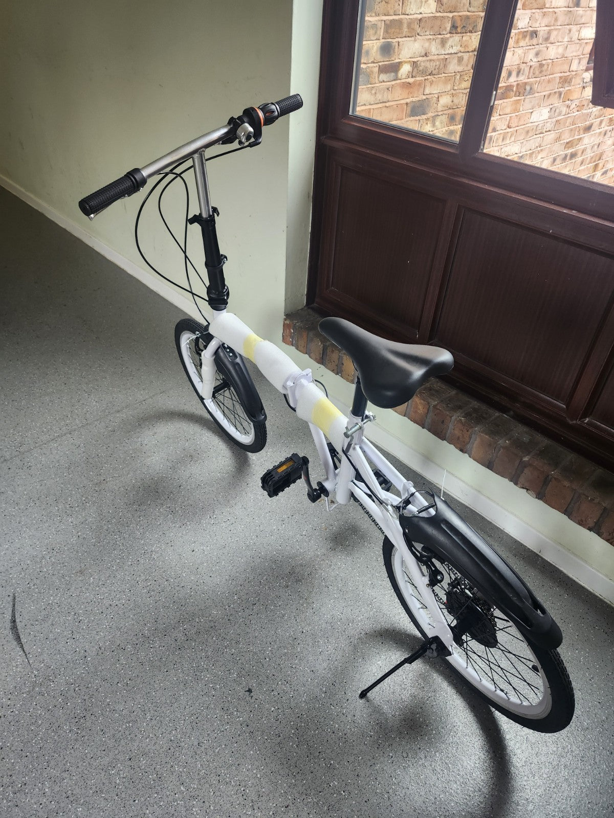 Brand New  Folding Bike – White – Never Used –