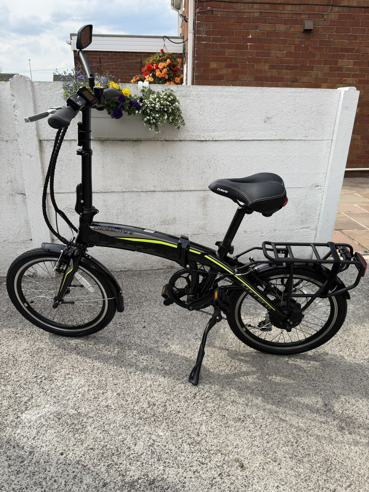 Carrera Crosscity E folding bike , 20'' wheels, black/green, Excellent condition