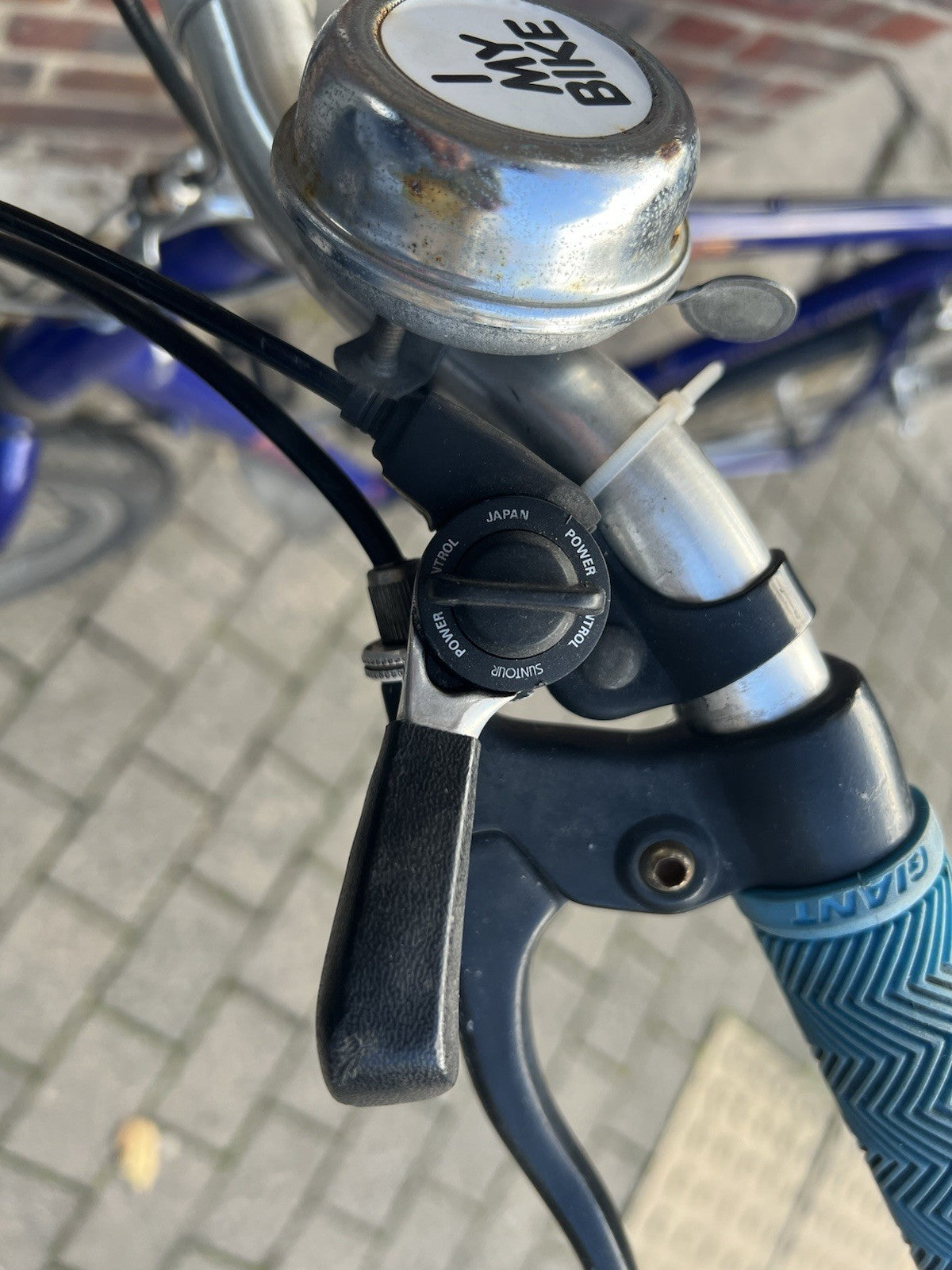 Montague Bi-Frame Folding Mountain Bike in very good condition- badged Rudge