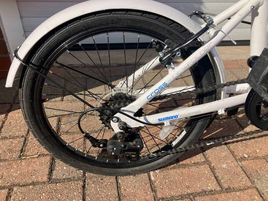 Cross CF300 lightweight alloy folding bike designed for urban commuting