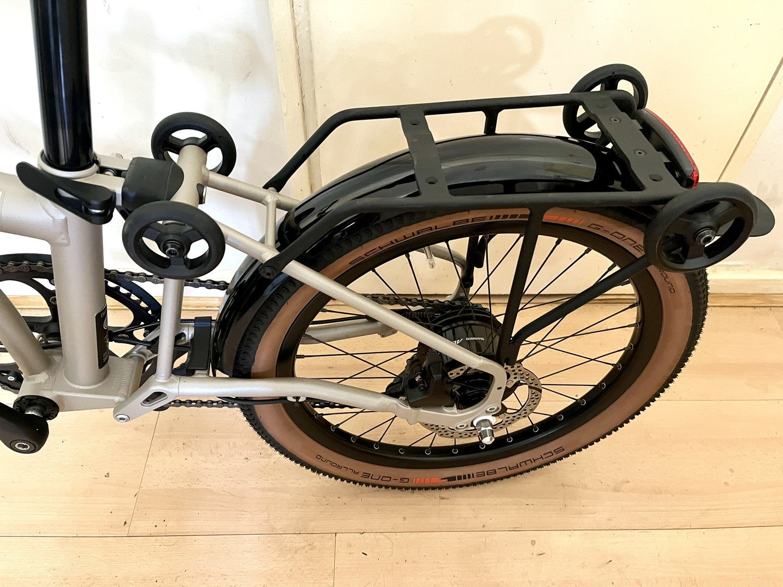 Brompton G-Line Traildust White w Mudguards and Rack, 8 Speed, 2025 L
