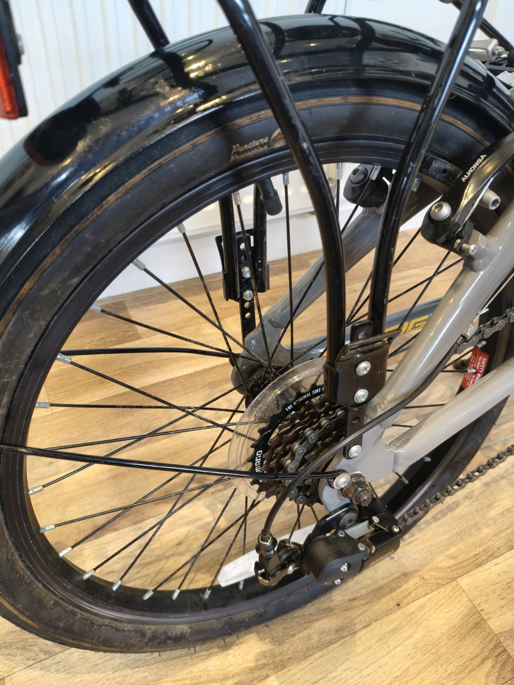 Raleigh Evo 2 Folding Bike 7-Speed Shimano Gears Grey