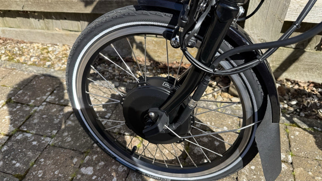 Brompton C Line M6L Bolt Blue e-Folding Bike - Excellent Condition