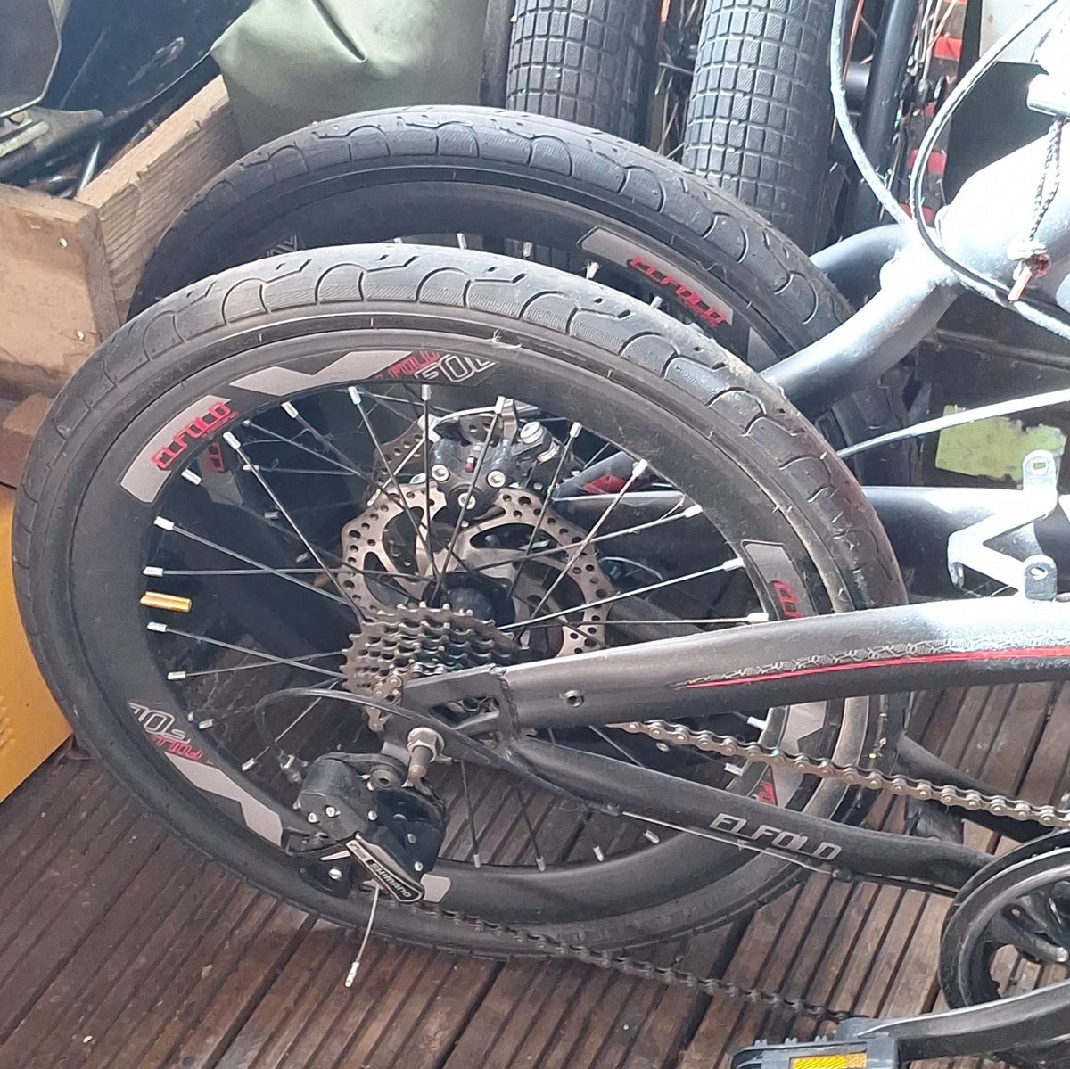 Elfold 20in Folding Bike 7-Speed  Disc Brake.Very Good Condition.