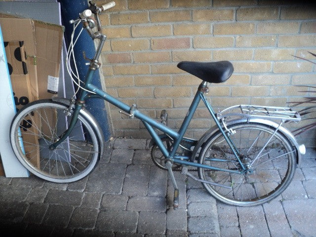 RARE Dawes Vintage Folding 3 SPEED Bicycle WITH BROOKS SADDLE in need of TLC.