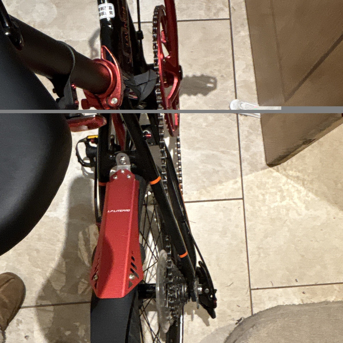 Dahon D8 20in Folding Bike 8-Speed Mechanical Disc, Mudguards, Black/Red