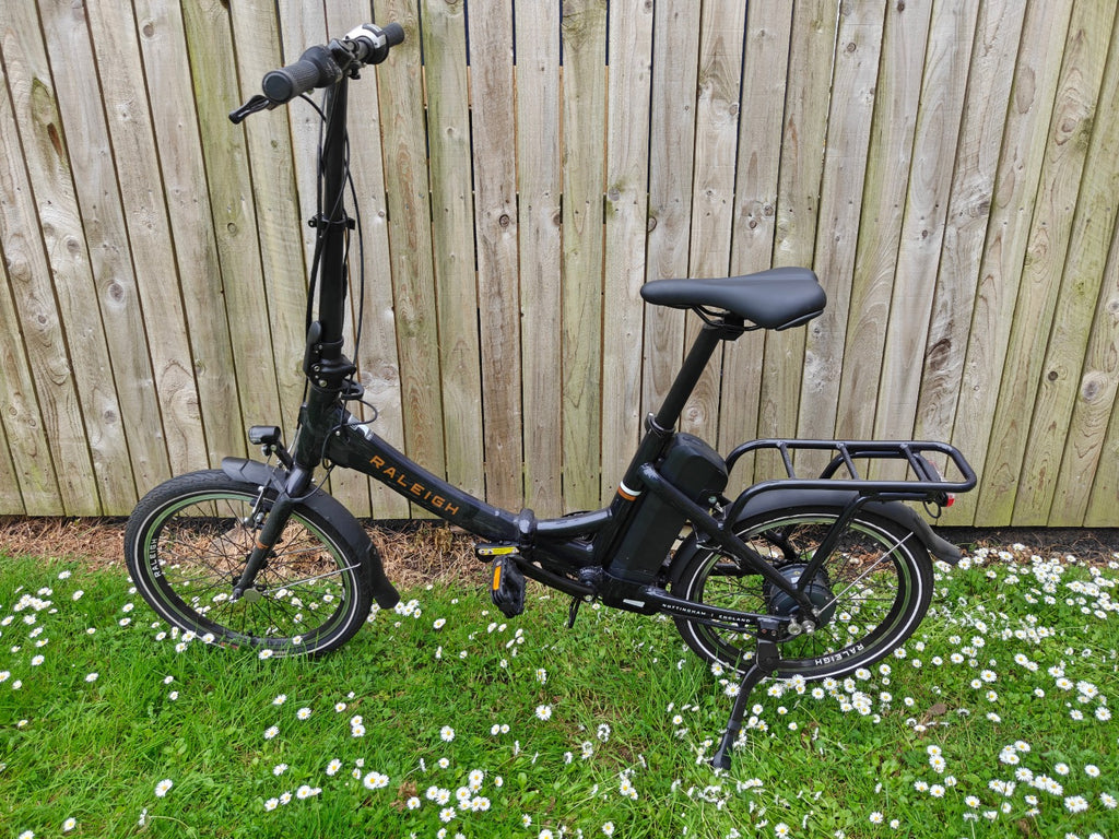 Raleigh Stow-E-Way Folding Bike - Dark Blue