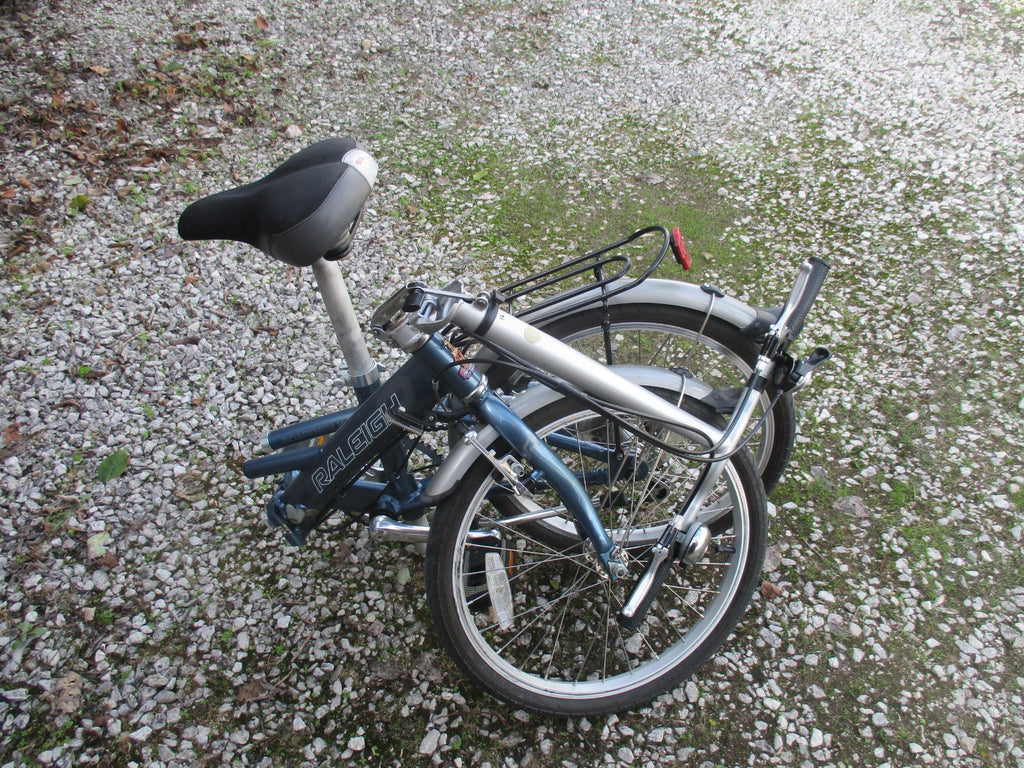 Raleigh Boardwalk Folding bicycle 20” wheels 6 speed, excellent condition