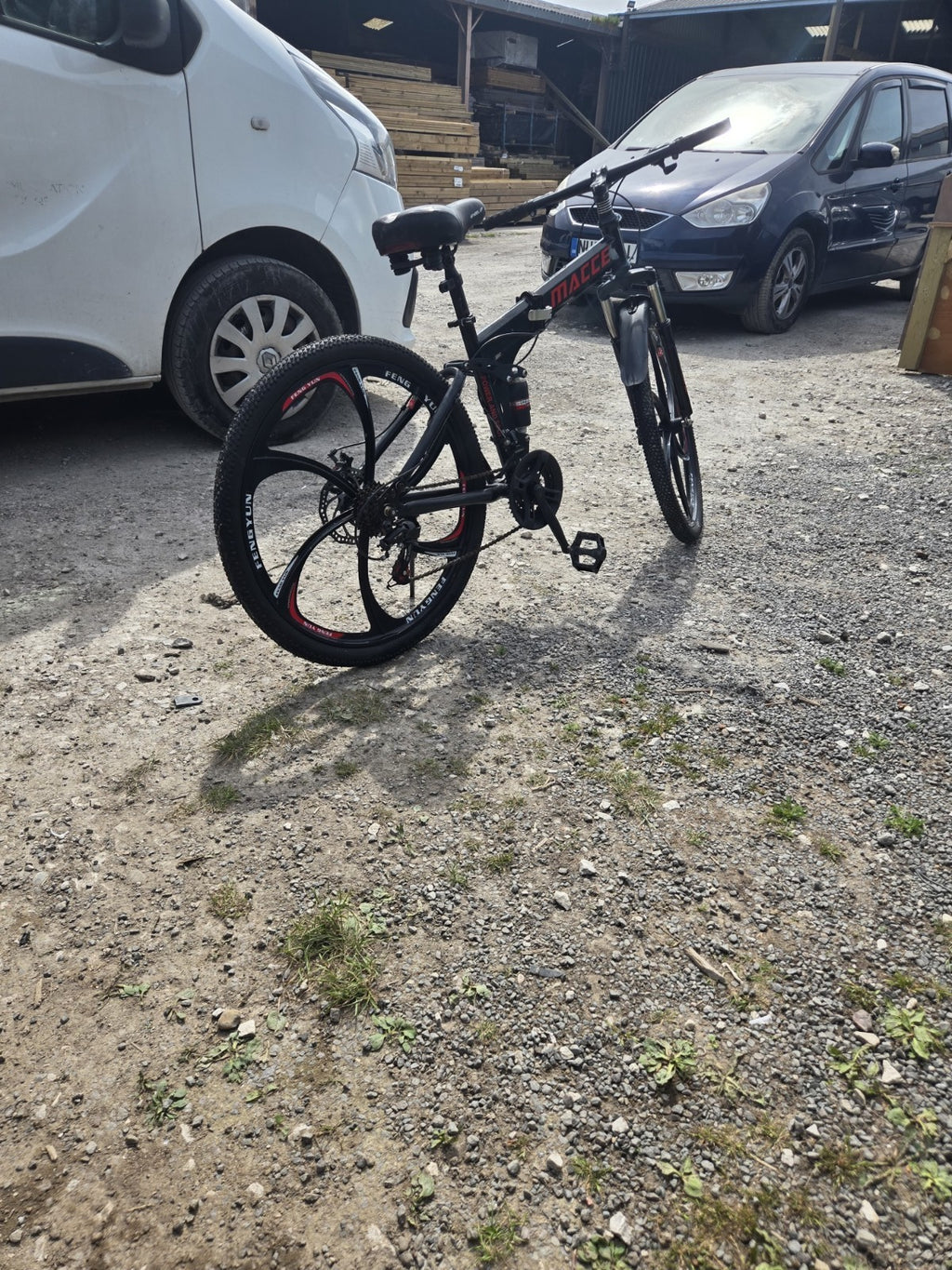 MACCE Folding Mountain Bike, a versatile 26-inch adult bicycle