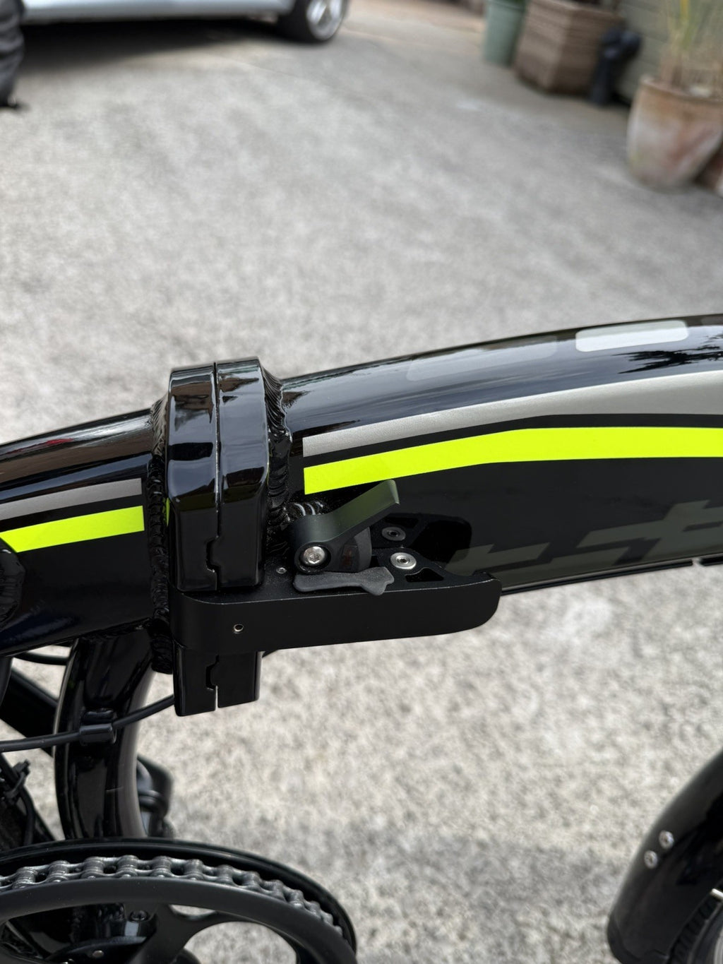 Carrera Crosscity E folding bike , 20'' wheels, black/green, Excellent condition