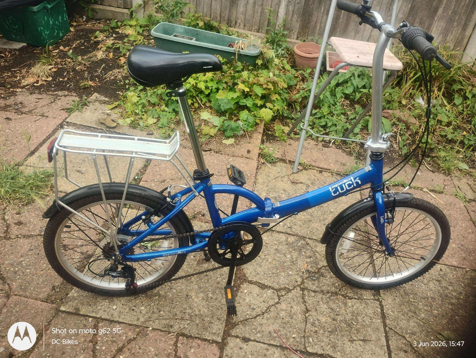 Apollo Tuck Folding Bike 20" Wheels, 6 speed, Blue
