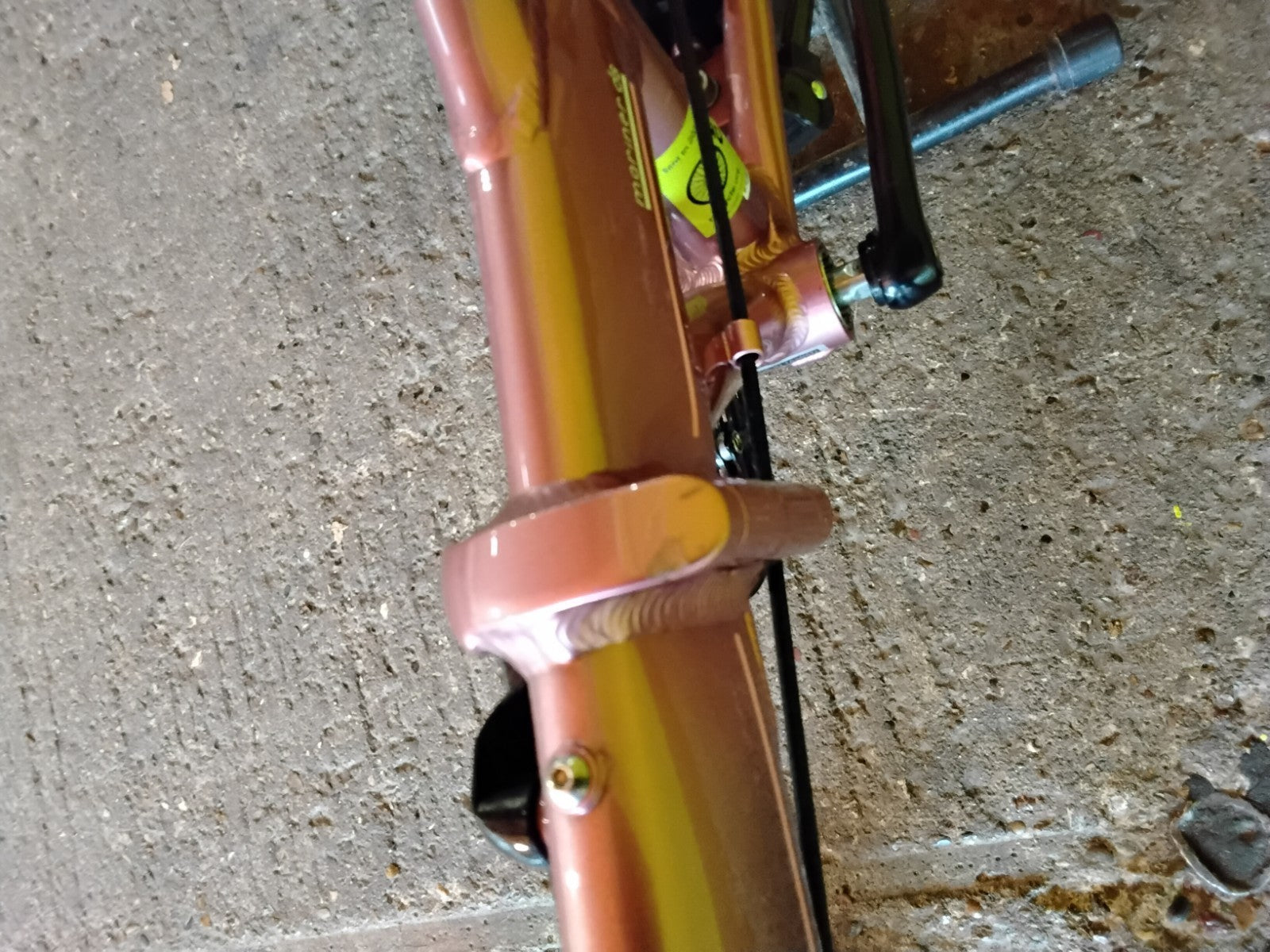 Dahon Mariner D8 Folding Bike Pink - 8-speed Sunrace