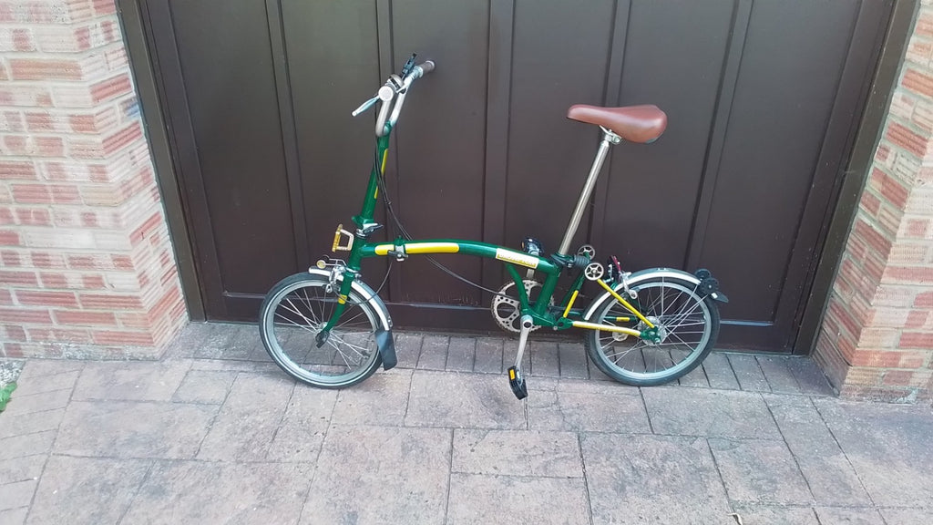 Brompton Folding Bike 3-Speed, Green.  Good Condition And  Ready For Use.