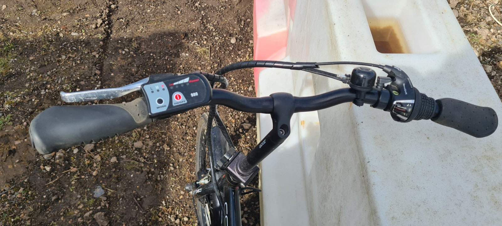 2 X Coyote Connect Foldng E Bikes