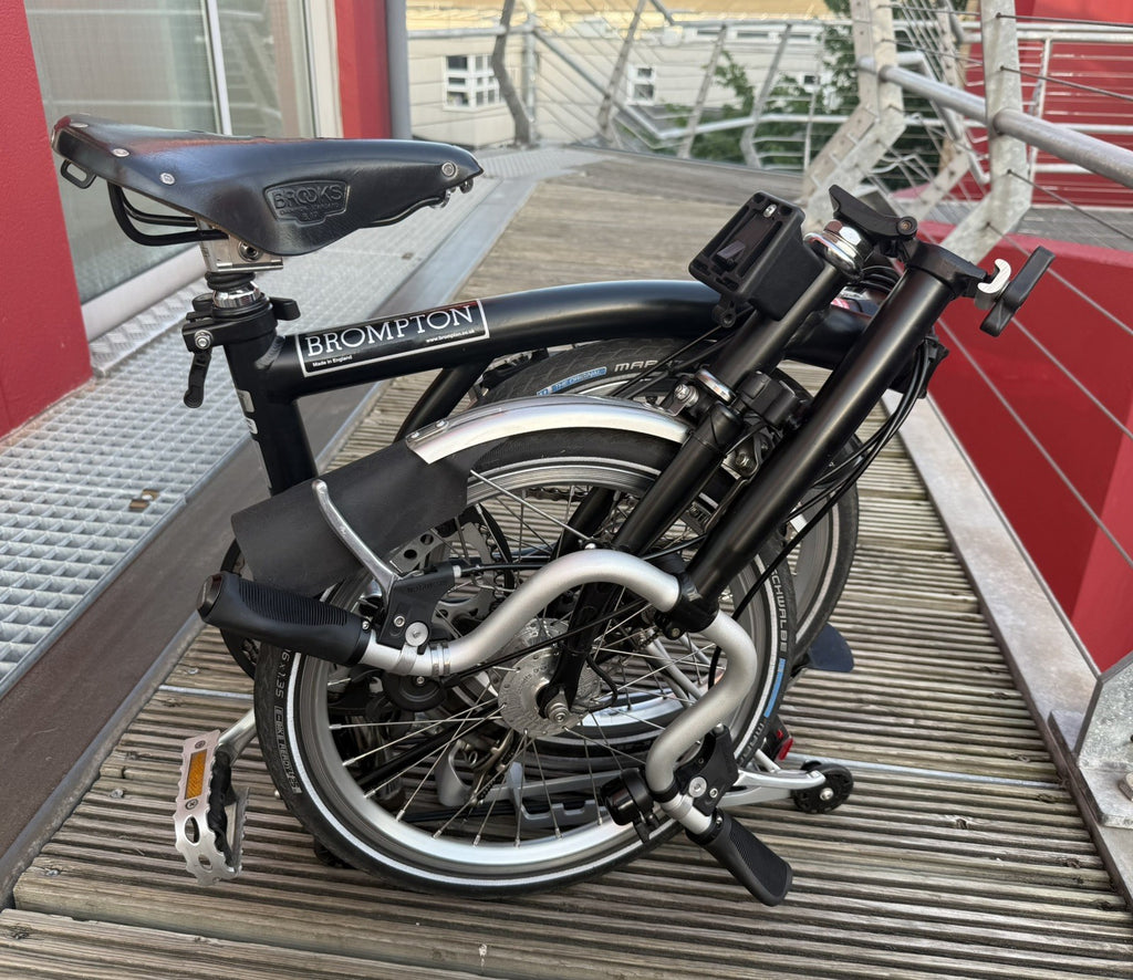 Brompton M3R Matte Black - 3 Speed with Son Dynamo Hub