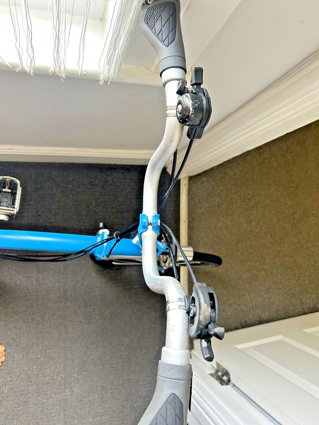 Brompton M6R Folding Bike – Arctic Blue