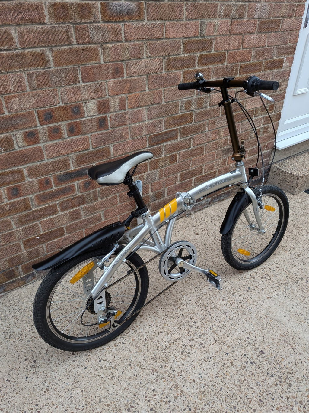 20-inch Folding Aluminum Bike - 6 Speed With Carry Bag