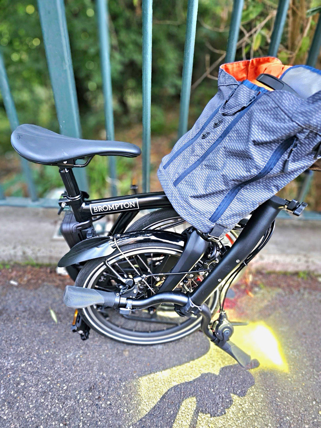 Brompton P line latest model with rear wheel motor, carbon fibre fork 2025