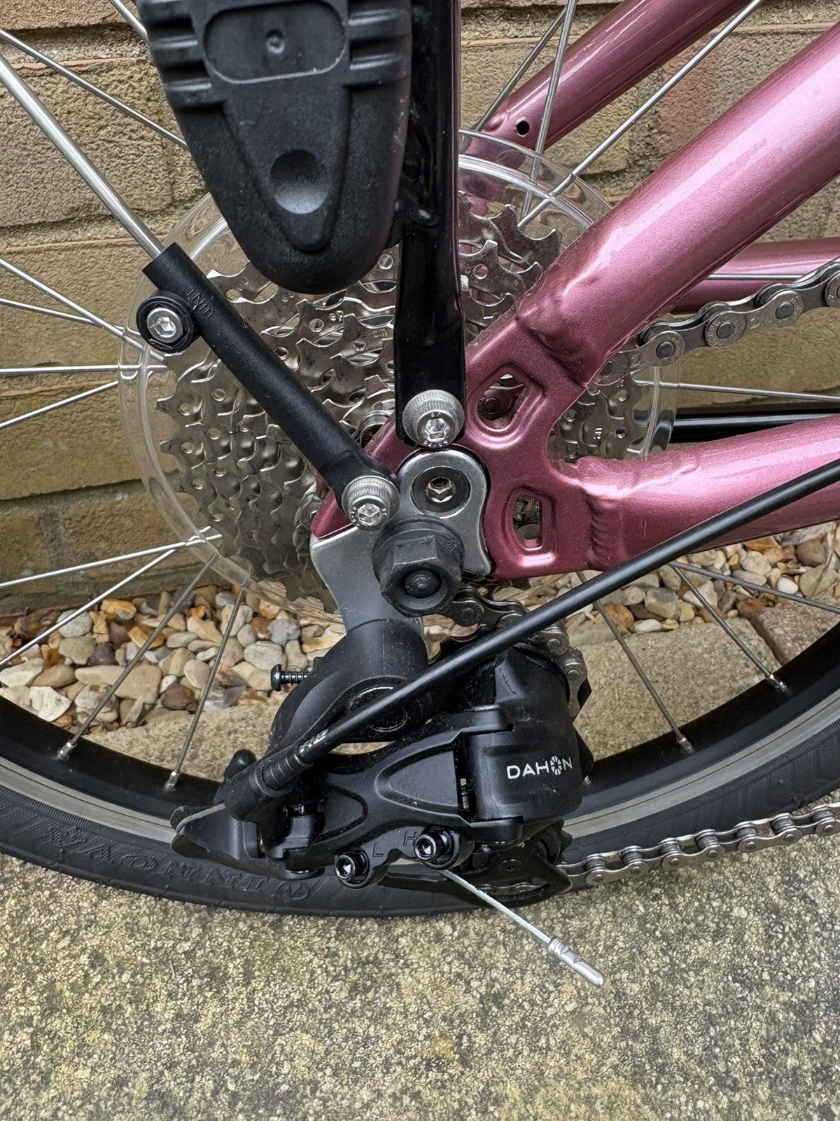 Dahon Mariner D8  8-Speed Folding Bike Pink
