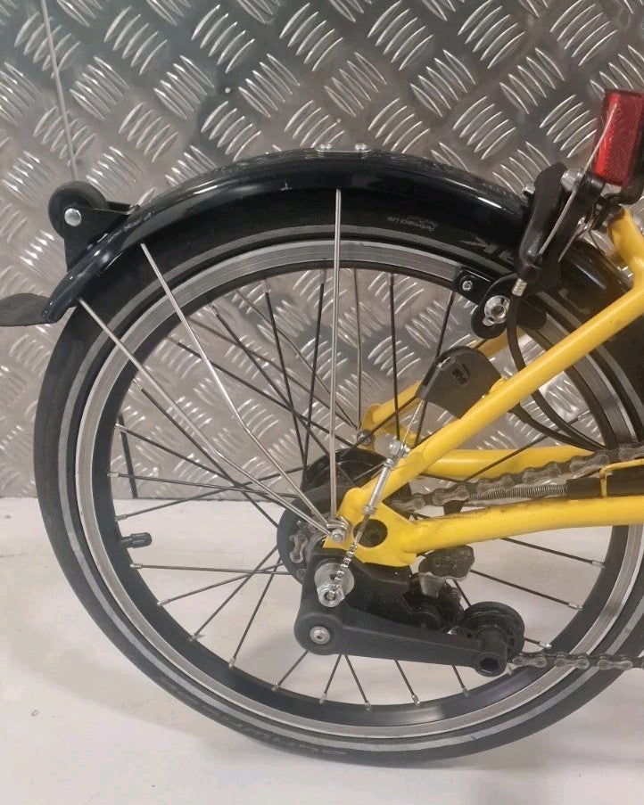 Brompton C Line 6 Speed. Bumblebee Yellow Low co$t world🌎 Postage📦🛫📮.