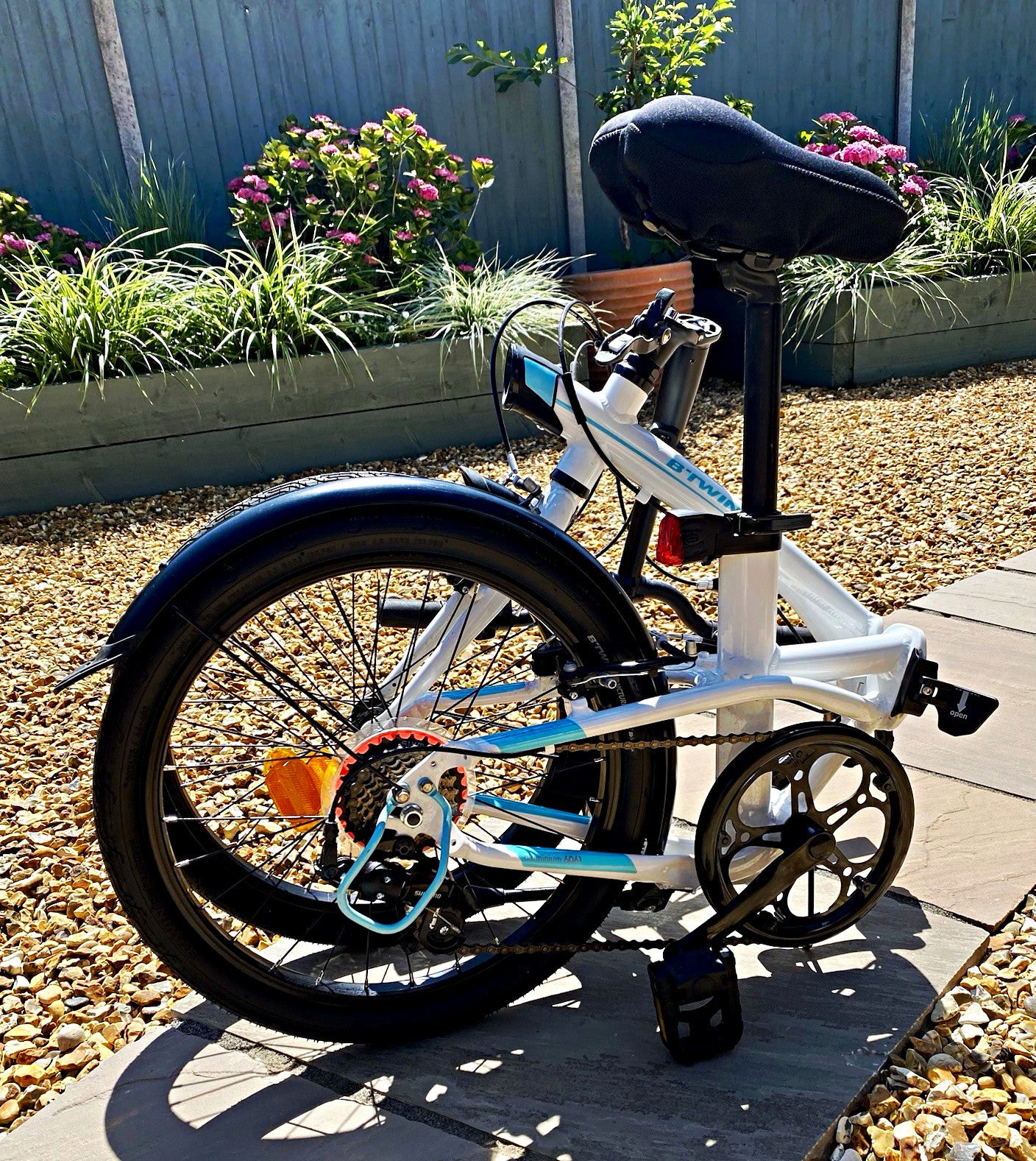 B'TWIN Tilt 500 20in Folding Bike 7 Speed Foldable White V-Brakes