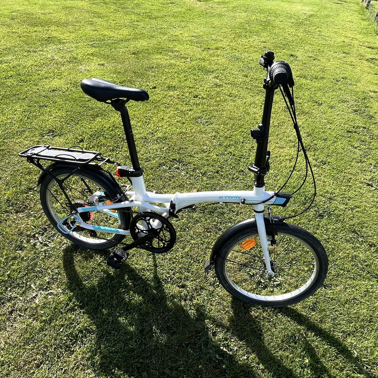 BTwin Tilt 500 lightweight aluminium Folding Bike – White – Great Condition