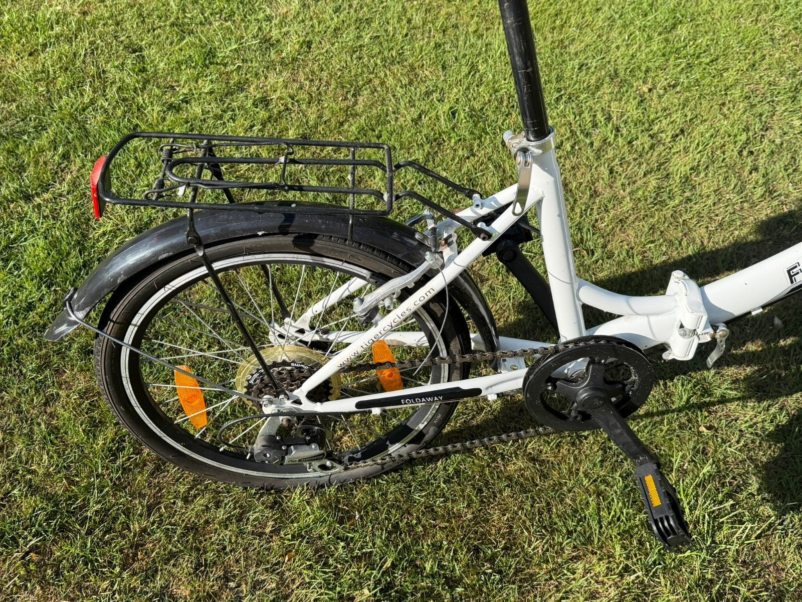 Tiger Foldaway Folding Unisex Bike, White, Six Speed, 20inch wheels.