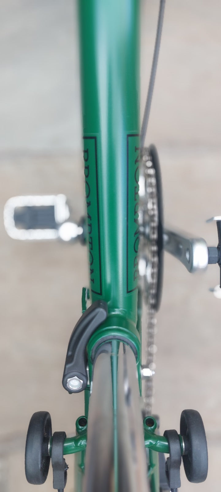 Brompton M6R C Line British Racing Green Excellent Cond less than 90 miles
