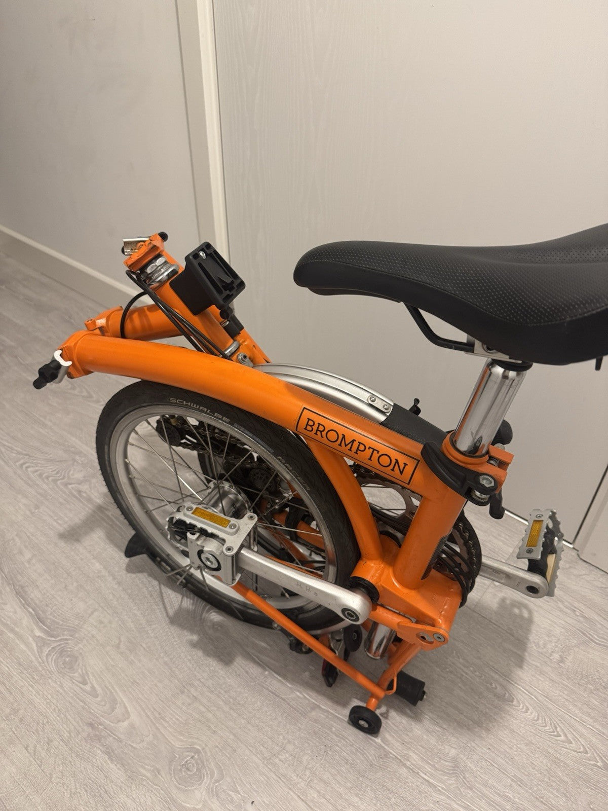 Excellent condition 2023 Brompton C Line Explore (6-speed) in Orange