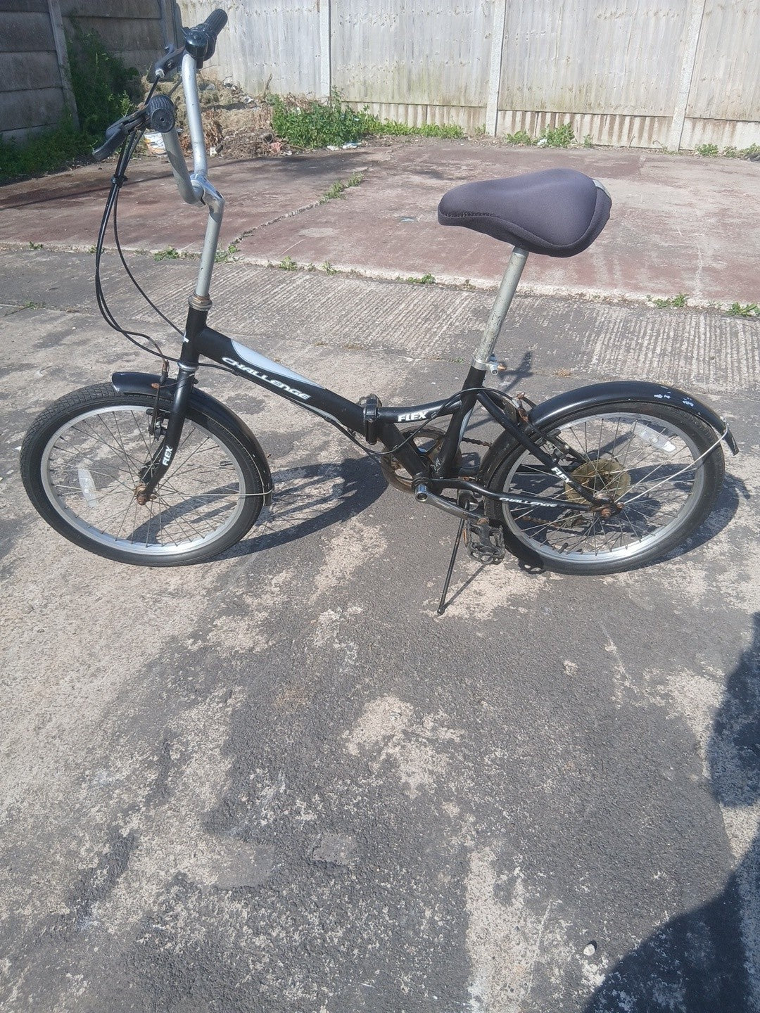 Challenge Flex Folding Bike Black, for Commuting and Camping, Rides As It Should